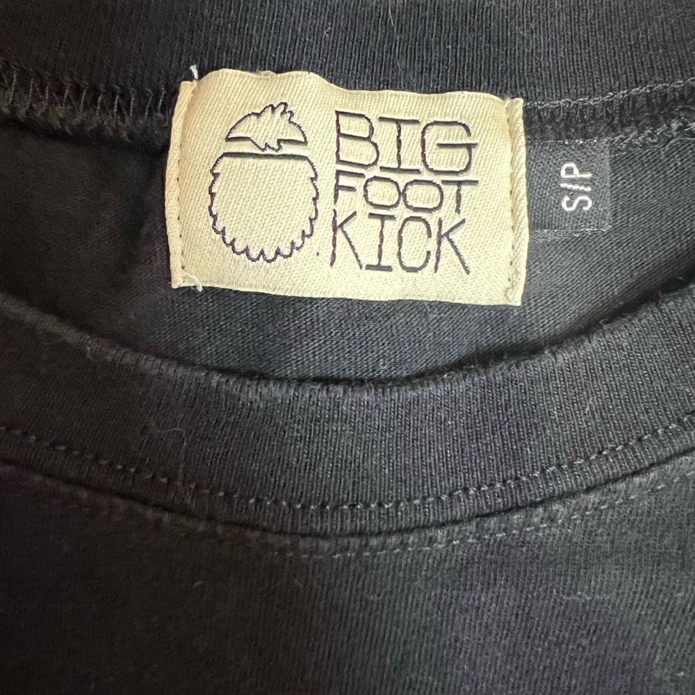Graphic Tee “Catch This Uppercut” Men’s Small Black Big Foot Kick Tiger - Picture 3 of 4